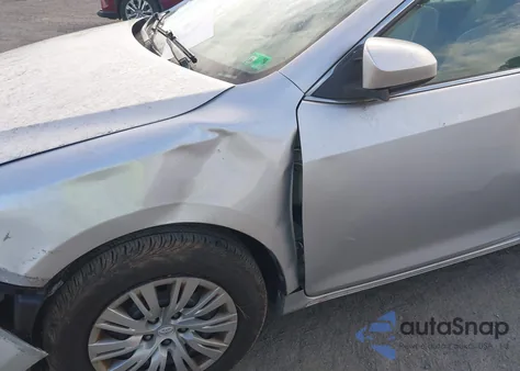 2014 Toyota Camry Le z USA, uszkodzony, nr VIN 4T1BF1FKXEU352844